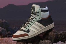 "adidas Top Ten Hi Star Wars The Mandalorian The Child" Limited Edition - Gr. 44