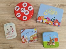 5 kleine Blechdosen mit