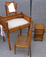 antiker Puppenwaschtisch, Bambus, Frankreich, mit Stuhl und Beistellschränkchen