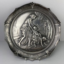 Versilberter Relief-Teller