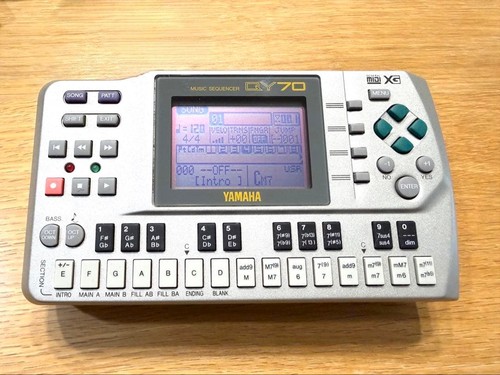 Yamaha qy70 music sequencer - yamaha,