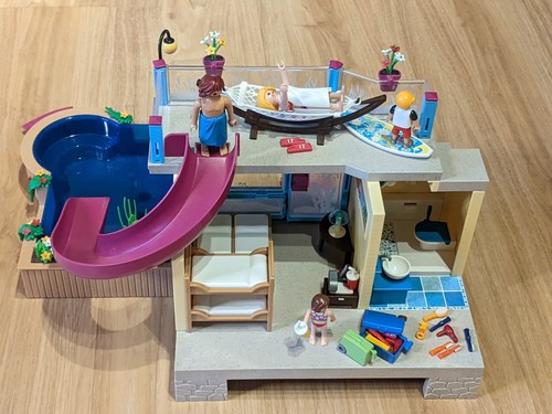 Playmobil family fun bungalow - family,