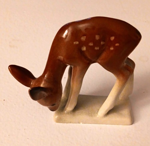 Porzellanfigur reh rehkitz auf - reh/rehkitz,