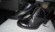 Damen-  Schuhe , Pumps Gr 38 schwarz --Stiefeletten