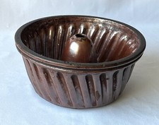 antike Gugelhupf-Backform um