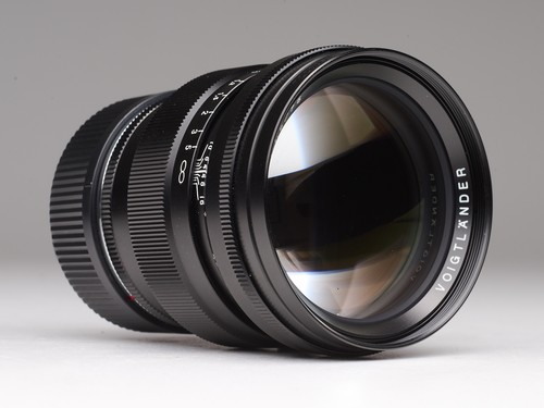 Voigtländer nokton 75mm 5 - 75mm, f/1.5