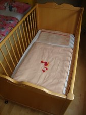 Kinderbett mit Matratze und Lattenrost, höhenverstellbar ( Buche Hell Vollholz)