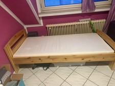 Bett 90x200 mit Lattenrost und