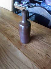 Steingutflasche dunkelbraun