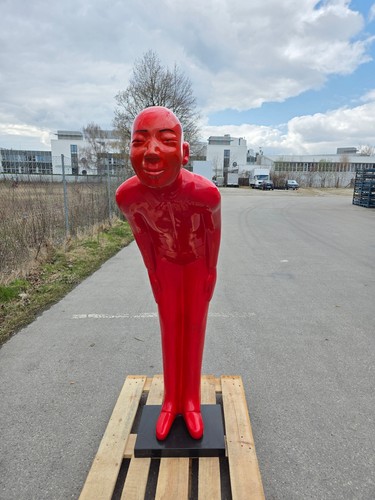 Rote lebensgroße