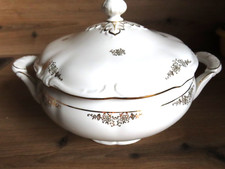 Große Suppenterrine mit