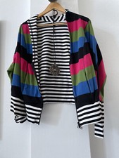 Hebbeding Mode für Mollige verspielte farbenfrohe Oberteil Jäckchen Gr. 3
