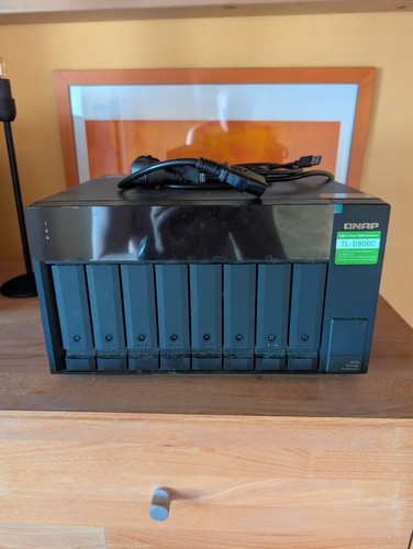 Qnap d800c bay desktop - tl-d800c, 8