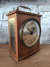 Weimar Quartz Tischuhr – Vintage-Rarität aus Holz mit Messing-Elementen