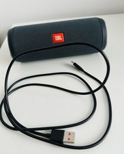 JBL Flip Essential 2 Bluetooth-Lautsprecher, Schwarz, Wasserdicht, Tragbar