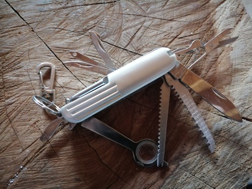 Multitool von tcm mit - mit, schere