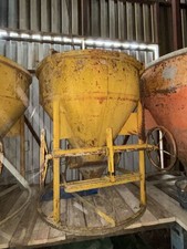 Betonsilo mit Schlauch