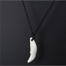 Halskette Raubtierzahn Löwe