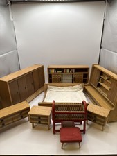 Alte Puppenstuben Möbel