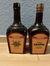 2x Leere Schnapsflaschen in