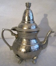 kleine silberfarbene