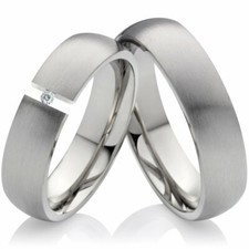 2 Ringe Eheringe mit Diamant