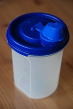 TUPPERWARE EIDGENOSSE  rund mit Ausgießer 440 ml matt blau  NEUWERTIG I606-40 Öl