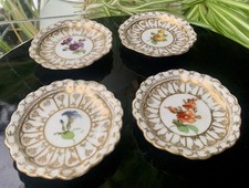 königliches Porzellan: 4 kleine Teller handbemalt mit Goldverzierung, antik