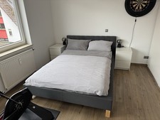 Bett 140x200 mit Lattenrost