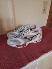 Mizuno Turnschuh Größe 44