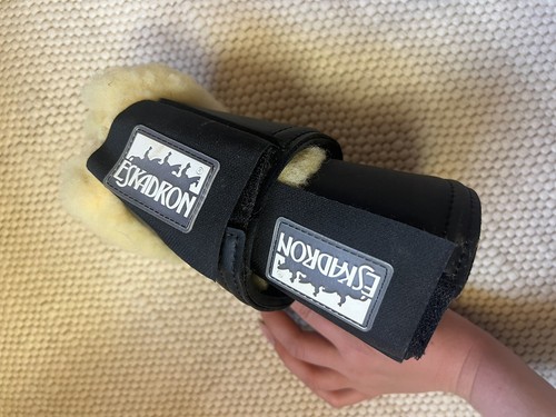 Eskadron hufglocken mit fell - eskadron,