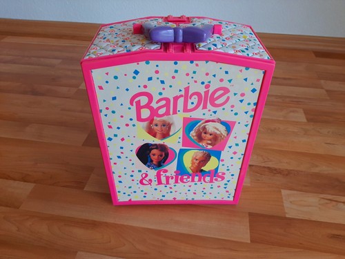 Barbie friends gesteppter - &,