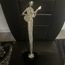 Gilde Metall Alu Figur Skulptur Mann mit Gitarre massiv auf Sockel 43cm