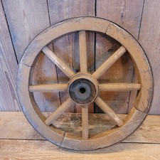 altes Wagenrad Holzrad vom