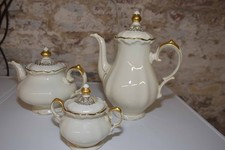 Kaffeekanne + Teekanne + Zuckerdose, mit Goldrand von Schäfer und Vater, ca.1920
