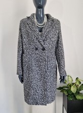 Schöner italienischer Bouclé Mantel mit Knopfverschluss Halblang 38 40 42