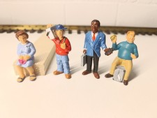 Vier Bullyland Figuren Maßstab 1:22,5 Passend Für LGB Spur G Sehr Guter Zustand.