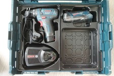 BOSCH Professional Akku-Bohrschrauber GSR 10,8-2-LI, Akku-Lampe GLI 10,8