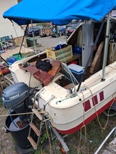 kajütboot gebraucht mit trailer