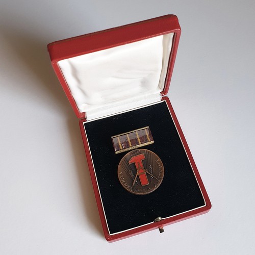 Ddr orden medaille verdienter - orden,