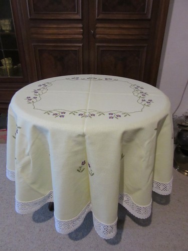 Tischdecke rund gestickt - tischdecke,