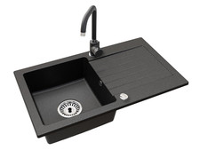 Schwarz gesprenkeltes