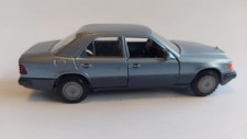 CURSOR MODELL No. 1064  Mercedes Benz 200 - 300 E / 200 - 300 D in hellblaumet.