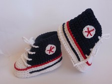 Babychucks Babyschuhe Turnschuhe gehäkelt gestrickt weiß/marine/rot 10 cm Neu