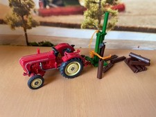 Siku 3461 Porsche Diesel Super & 2468 Holzspalter