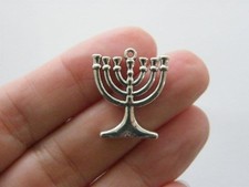 10 Menora Anhänger antik