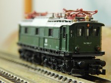 Roco 2154 : DIGITALE E-LOK BR 144 509-7 "DB" IN GRÜN SPUR N DCC OHNE OVP