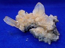 Selenit-Schwalbenschwanz-Kristall Stufe gelb-orange Peru Heilstein