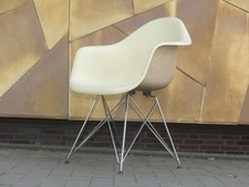 Eames Fiberglas Sitzschale Dax Chair Stuhl Hermann Miller