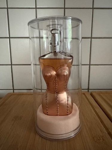 Ungeöffnetes und unbenutztes